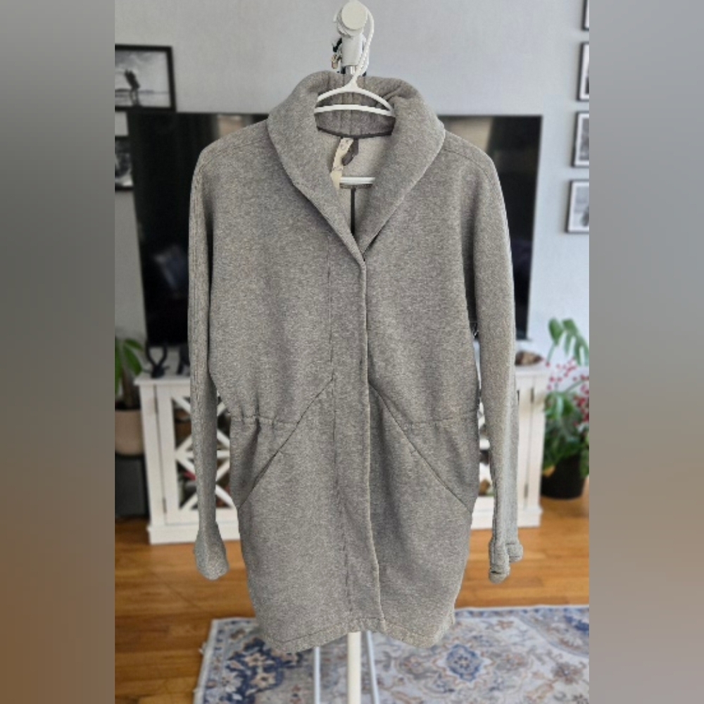 Lululemon Women's Gray Coat with adjustable waist and thumb holes